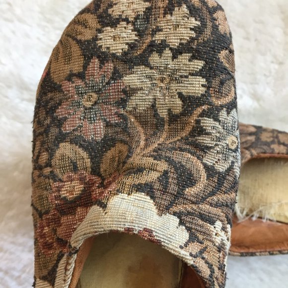 Clogs - Picture 8 of 8